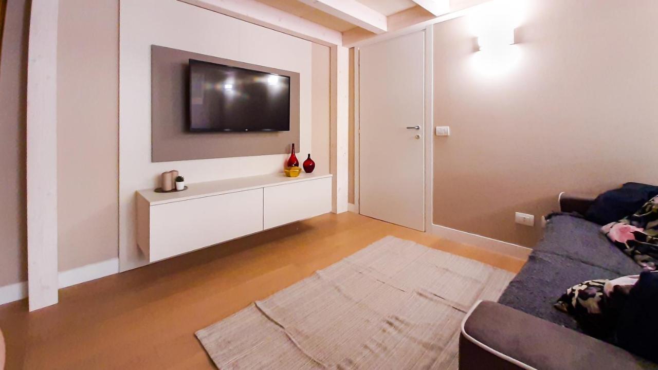 Joivy Lovely Loft With Private Entrance Milan Exterior photo